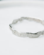 Wide reticulated bangle